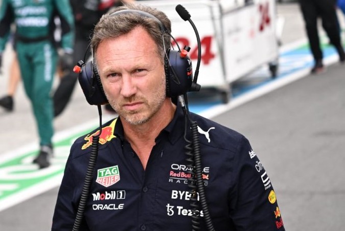 Kepala tim Red Bull Christian Horner jelang start Grand Prix Belanda, Sirkuit Zandvoort. (4/9/2022) (AFP/CHRISTIAN BRUNA)