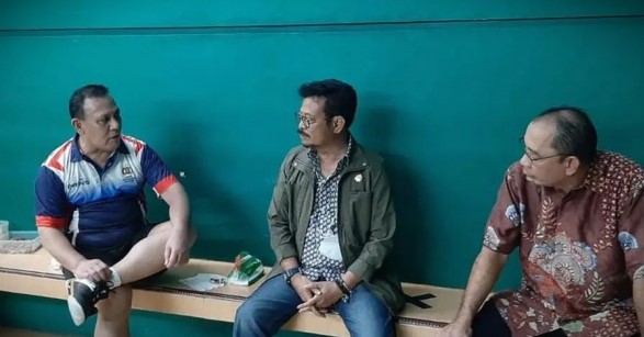 Firli Bahuri sedang berbincang dengan Syahrul Yasin Limpo  (Foto: Ist)