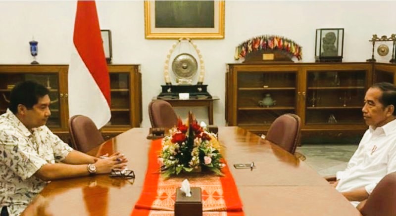 Tangkapan layar - Foto politikus Maruarar Sirait bertemu dengan Presiden Joko Widodo yang diunggah dalam akun Instagram @maruararsirait, di Jakarta, Senin (15/1/2024). (Foto: ANTARA)