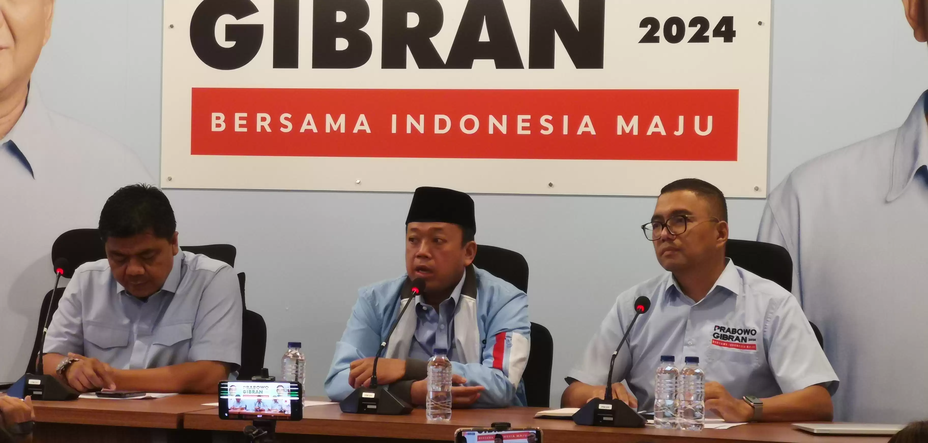 Sekretaris Tim Kampanye Nasional (TKN) Prabowo-Gibran, Nusron Wahid (tengah) (Foto: MI/Dhanis)