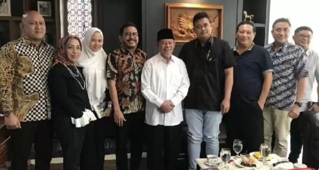 Abdul Gani Kasuba bersama rombongan bertemu dengan menantu Presiden Jokowi, Bobby Nasution, di Kota Medan, Sumatera Utara. (Foto: Istimewa)