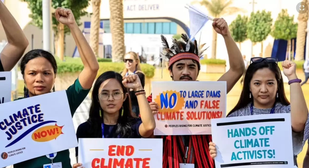 Aksi Protes pada Konferensi Perubahan Iklim PBB COP28 di Dubai (Foto: Reuters)