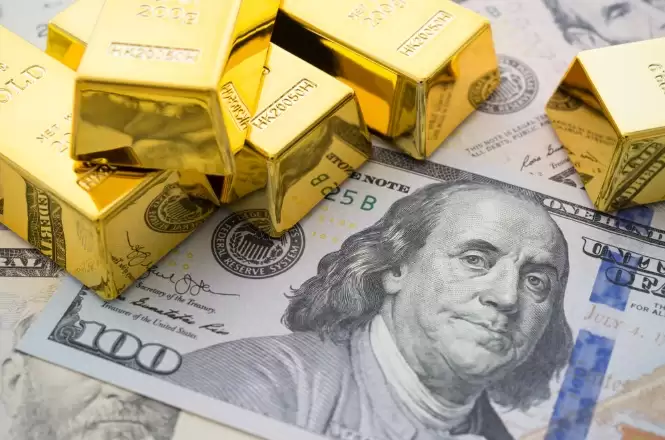 Ilustrasi Emas dan Dolar AS (Foto: Shutterstock)