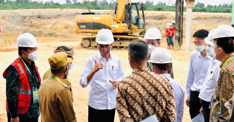 Presiden Joko Widodo Sedang Groundbreaking Kawasan Industri Hijau di Kaltara (Foto : SETPRES)