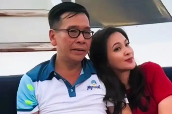 Almarhum mendiang Benny Laos saat bersama istrinya Sherly Tjoanda semasa sebelum meninggal dunia. (Foto: Antara)