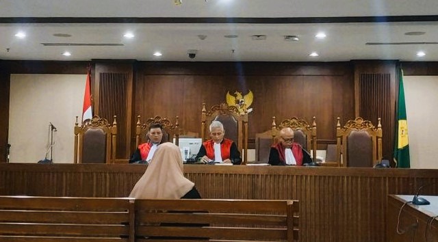 Sidang putusan sela dengan terdakwa Direktur Utama PT Pertamina (Persero) periode 2009-2014 Karen Agustiawan di Pengadilan Tindak Pidana Korupsi (Tipikor) pada Pengadilan Negeri Jakarta Pusat, Senin (4/3). (Foto: ANTARA)