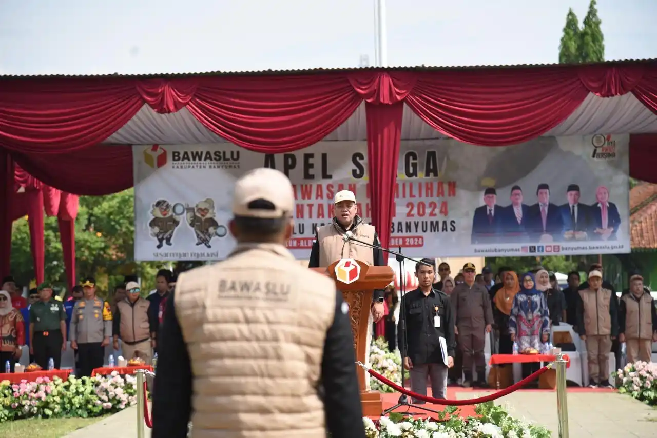 Anggota Bawaslu Herwyn JH Malonda saat menjadi m Apel Siaga Pengawasan di Alun-Alun Banyumas, Jawa Tengah. Foto: Humas Bawaslu