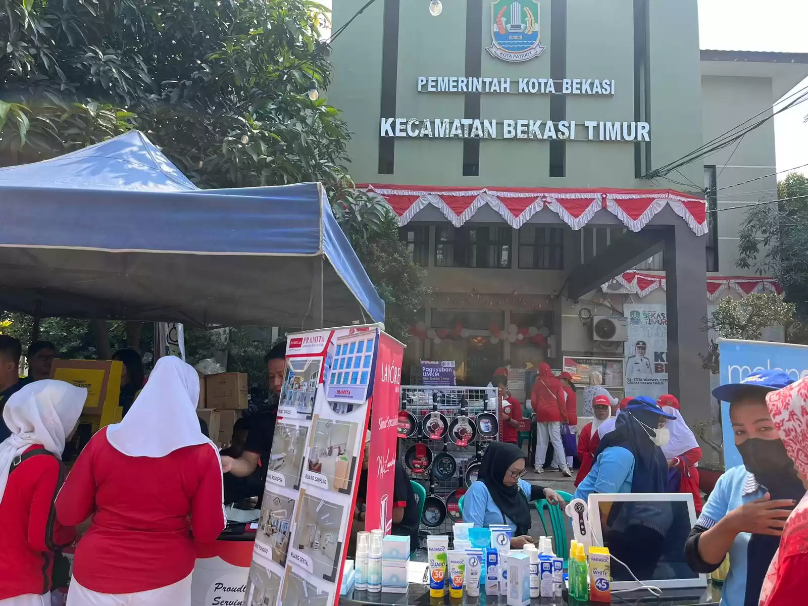 Bazar Murah dan Layanan Jumat Malam di Kec. Bekasi Timur (Foto: Hms)