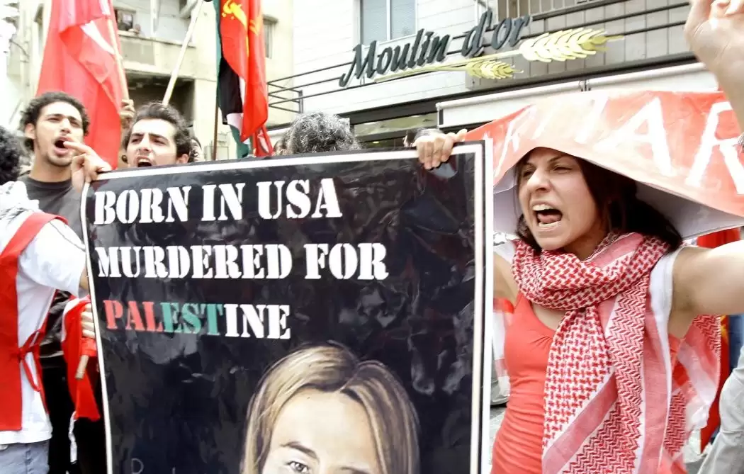Demonstrasi Mengenang Rachel Corrie yang Meninggal dilindas Buldoser Israel (Foto: AFP)