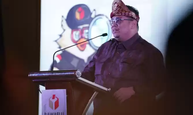 Ketua Bawaslu RI, Rahmat Bagja saat hadir dalam Rakornas Evaluasi Pemberitaan Bawaslu pasca Pemilu 2024 di Palembang, Sumatera Selatan. (Foto: Bawaslu RI)