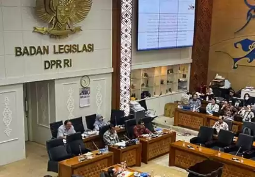 Rapat pleno pengambilan keputusan revisi RUU Kementerian di Baleg DPR, Kamis (16/5/2024)