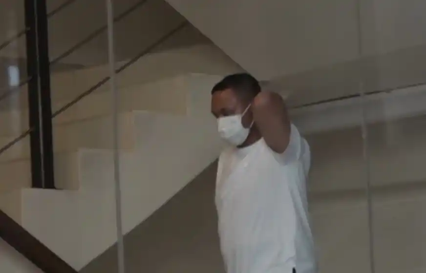 Baru Gubernur Riau Wahid, Kadis PUPR Arif dan Sekdis PUPR Ferry yang Tiba di KPK