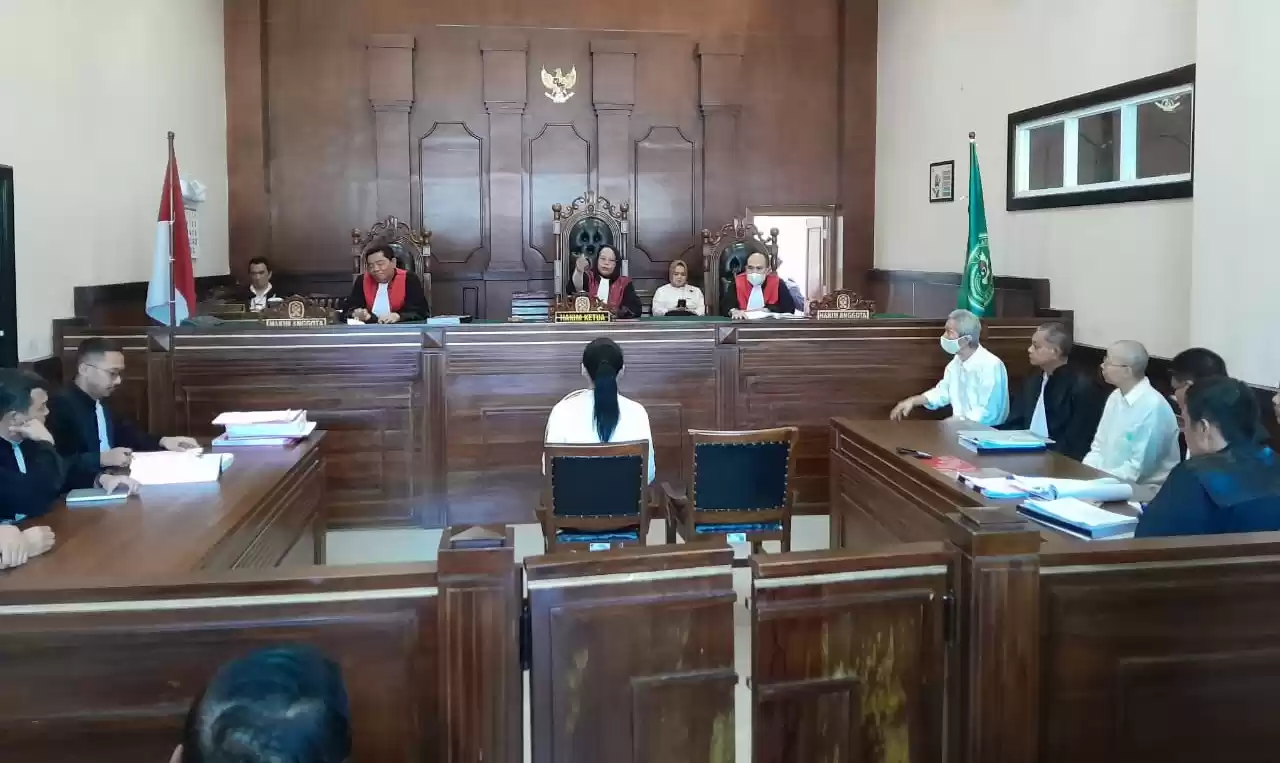 Sidang terdakwa Biksu Eva di Pengadilan Negeri Jakarta Utara beberapa waktu lalu. [Foto: Dok MI]