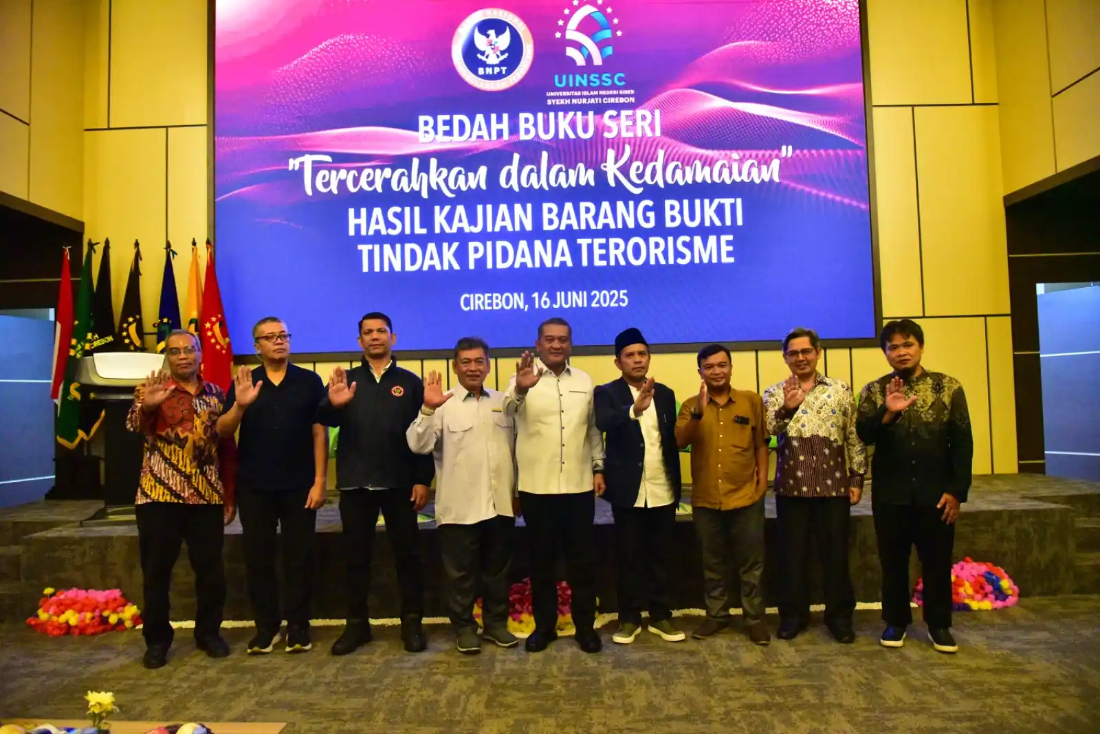 BNPT Dan UINSSC Cirebon Gelar Bedah Buku Tercerahkan Dalam Kedamaian Tercerahkan Dalam Kedamaian