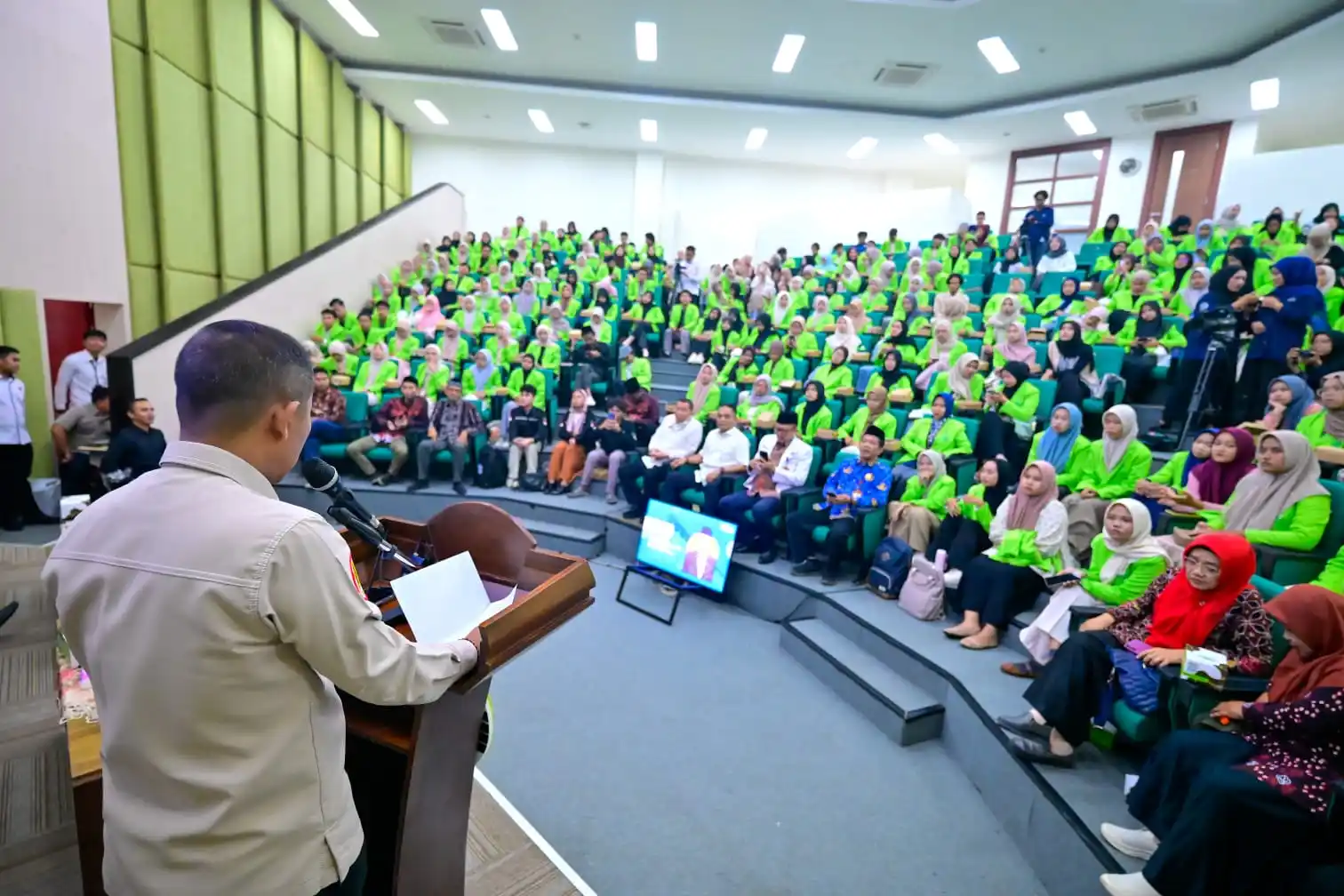 BNPT Fokus Antisipasi Radikalisasi di Ruang Digital Kepala BNPT, Komjen Pol (purn) Edy Hartono memberikan kuliah umum di hadapan civitas akademika Universitas Islam Negeri (UIN) Walisongo Semarang, Jawa Tengah (23/10).