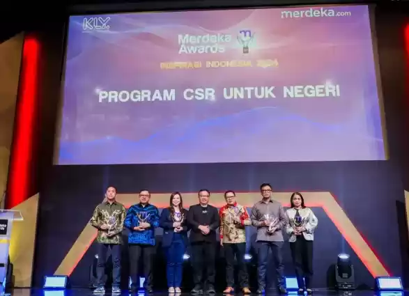 BRI berhasil mendapatkan penghargaan Merdeka Award 2024 untuk Kategori CSR untuk Negeri yang diselenggarakan oleh Merdeka.com pada Kamis, 19 September 2024 di Jakarta. (Foto: Doc. BRI)