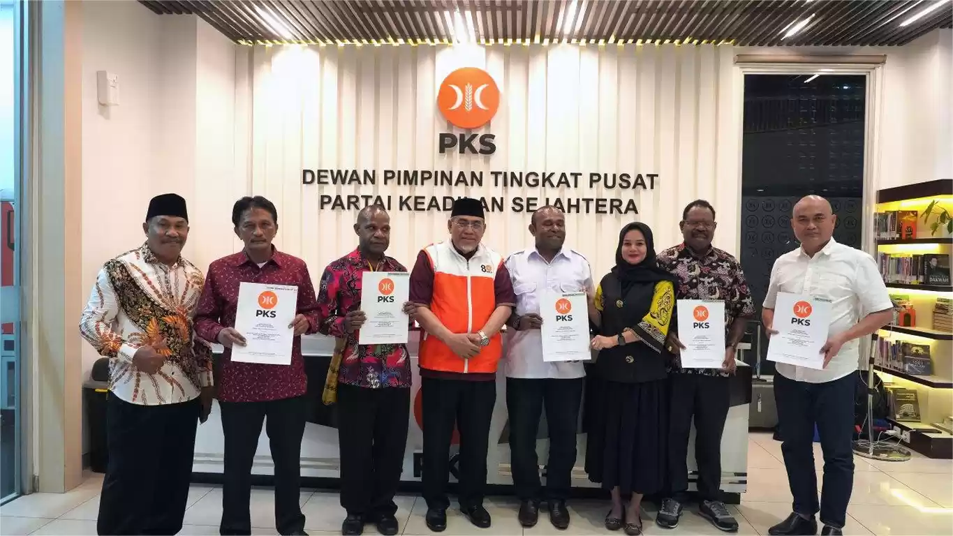 Calon kepala daerah dari Indonesia Timur yang menerima SK DPP PKS untuk Pilkada 2024. (Foto: PKS)