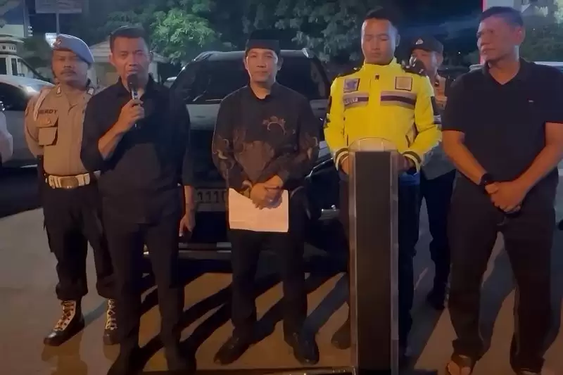Kapolresta Tangerang Kombes Pol Sigit Dany Setiyono, saat memberikan keterangan pers terkait penindakan penyalahgunaan pelat Polri palsu. [Foto: ANTARA]