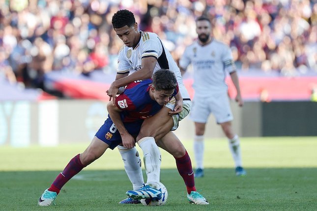 Duel Gavi dan Jude Bellingham di laga Barcelona vs Real Madrid (Foto : AP)