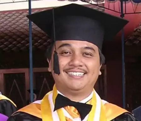 Roy Suryo, Alumnus Universitas Gadjah Mada (UGM)