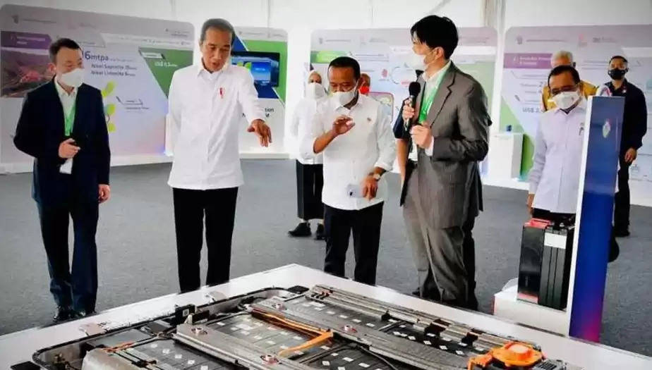 Presiden Joko Widodo Meresmikan Industri Baterai di Batang (Foto: BPMI Setpres)