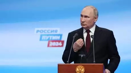 Presiden petahana Vladimir Putin saat menyampaikan pidato kemenangan pada pemilihan presiden Rusia 2024 (Foto: Sputnik)