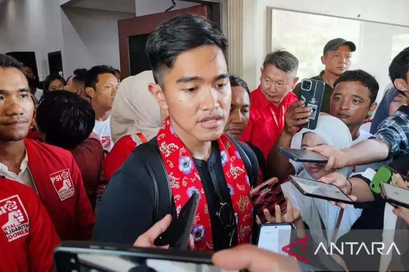 Ketua Umum DPP Partai Solidaritas Indonesia (PSI) Kaesang Pangarep saat memberikan keterangan pers usai menghadiri Kopdarwil pengurus dan caleg PSI di Bengkulu, Sabtu (6/1) (Foto: ANTARA)