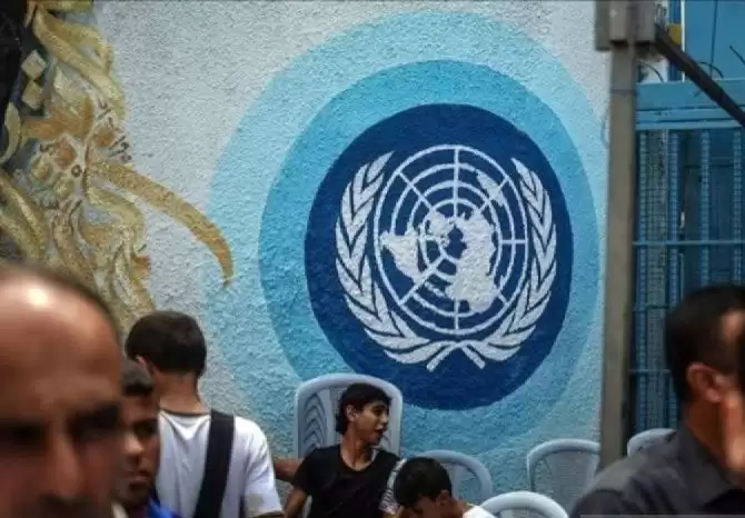 Suasana di luar kantor UNRWA di Jalur Gaza. (Foto: ANTARA/Anadolu Agency/am)