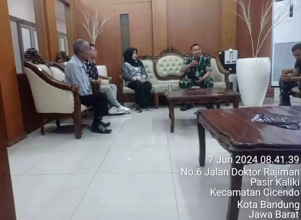 Monitor Indonesia, saat Konfirmasi ke Humas Dinas Pendidikan Jawa Barat (Foto: Doc. MI)