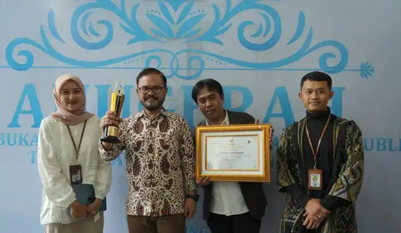 Diskominfo Kabupaten Bandung usai menerima penghargaan (Foto: Dok MI)