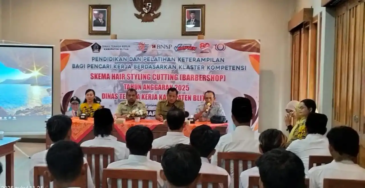 Salah satu pembukaan vokasi barber yang dilaksanakan oleh Disnakertrans Kabupaten Blitar (Foto: Dok MI/Joko Prasetyo)