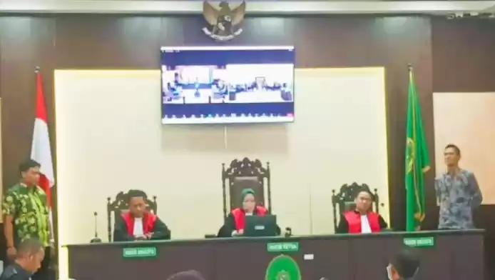 Dokumen sidang kasus pencemaran nama baik dengan tersangka Fauzan Adiman Dokumen sidang kasus pencemaran nama baik dengan tersangka Fauzan Adiman. (Foto: Antara)