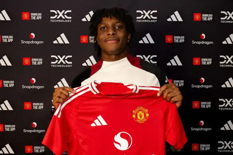 Patrick Dorgu Resmi Berseragam Setan Merah [Foto: Ist]