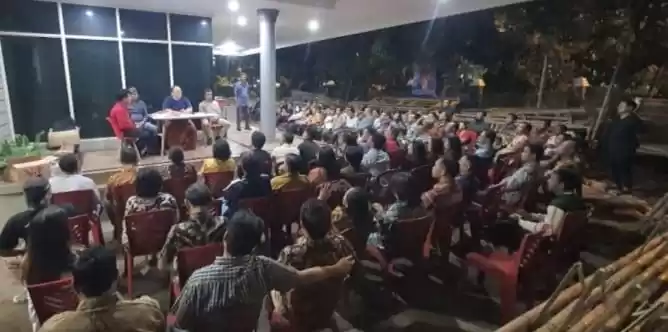 Ratusan warga yang tergabung dalam kepengurusan perkumpulan itu mengaku dengan sukarela hadir memanjatkan doa agar Mochtar Muhammad terpilih dalam pilkada Kota Bekasi, November 2024 mendatang