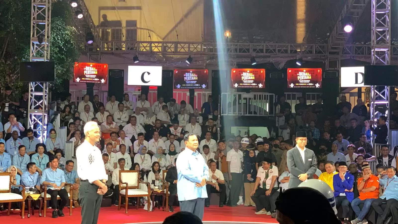 Ganjar (kiri), Prabowo (tengah) dan Anies (kanan) (Foto: MI/Dhanis)