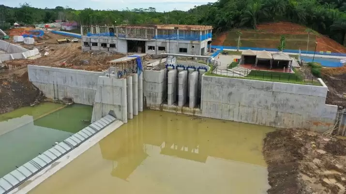Pembangunan Bendungan Sepaku Semoi dan Intake Sungai Sepaku di Kabupaten Penajam Paser Utara, Kalimantan Timur (Foto: Dok PUPR)