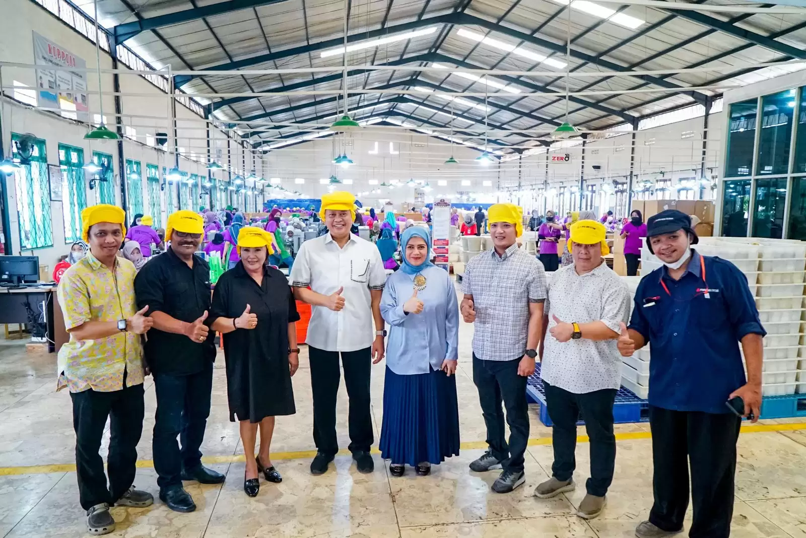 Ketua MPR RI Bambang Soesatyo, saat mengunjungi pabrik rokok Sampoerna di Purbalingga, Rabu (31/1).  [Foto: Doc. MPR RI]