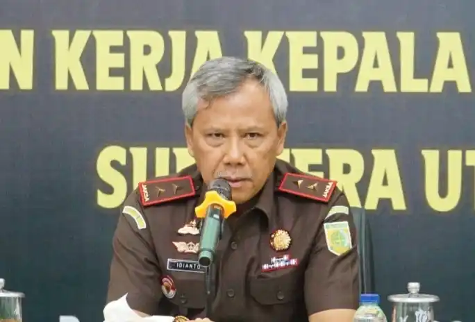 Eks Kajati Sumut Idianto Diduga Terlibat Kasus Suap PUPR, KPK masih Bungkam! Mantan Kajati Sumut Idianto (Foto: Istimewa)