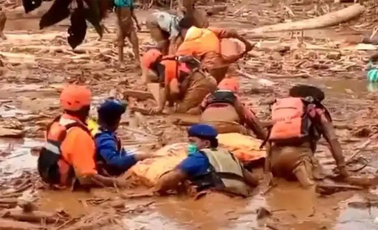 Evakuasi Korban Banjir di Sumatra (Foto: Tangkapan Layar)