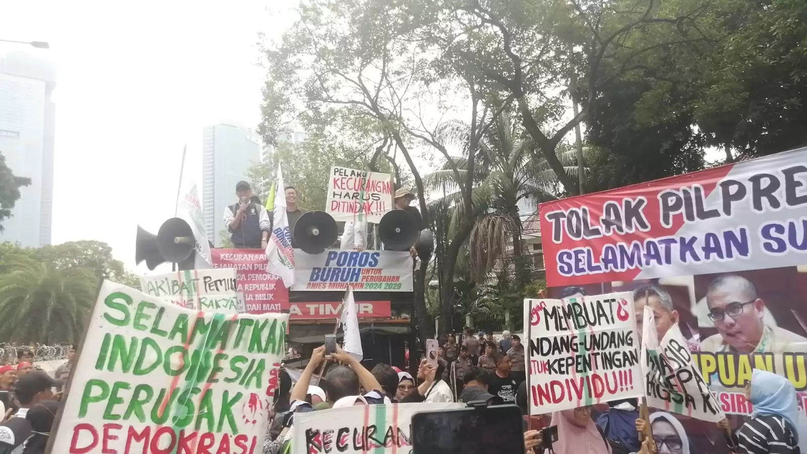 Demo di KPU, Poros Buruh Tolak Hasil Pilpres
