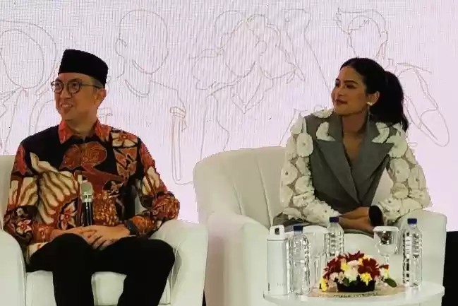 Aktris sekaligus penyanyi Maudy Ayunda dalam sebuah peluncuran kegiatan pendanaan pendidikan di Jakarta, Kamis (6/6/2024). (Foto: Antara)