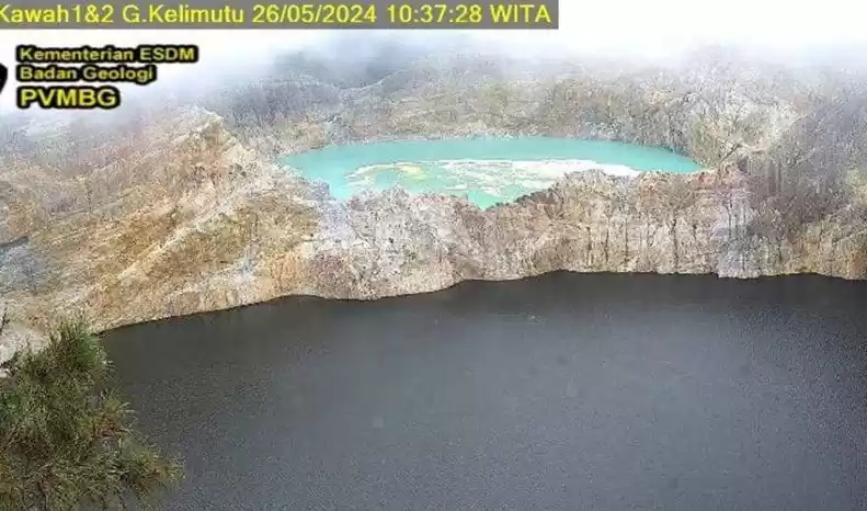 Visual CCTV pada Kawah I dan II Danau Kelimutu, Gunung Kelimutu, di Ende, NTT. (Foto: Antara)