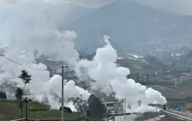 Ilustrasi - Situasi aktivitas Pembangkit Listrik Tenaga Panas Bumi (PLTP) di kawasan Dieng. (Foto: Antara)