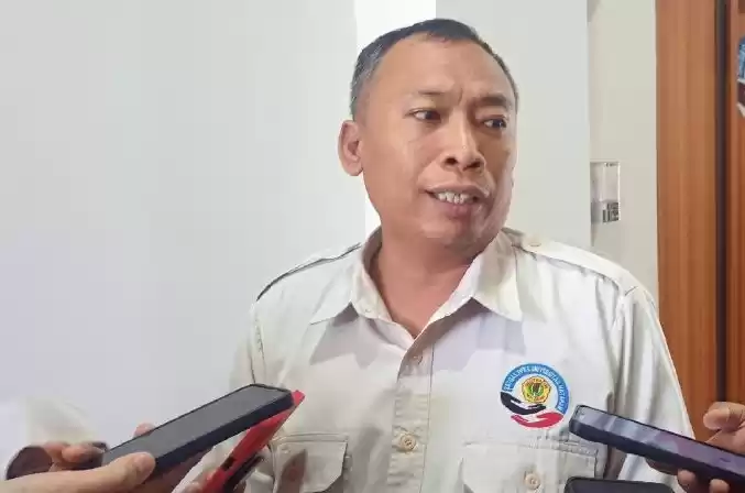 Ketua Satgas PPKS Unram Joko Jumadi memberikan keterangan pers terkait pemecatan oknum dosen berinisial AW yang terbukti berbuat cabul. (Foto: Antara)
