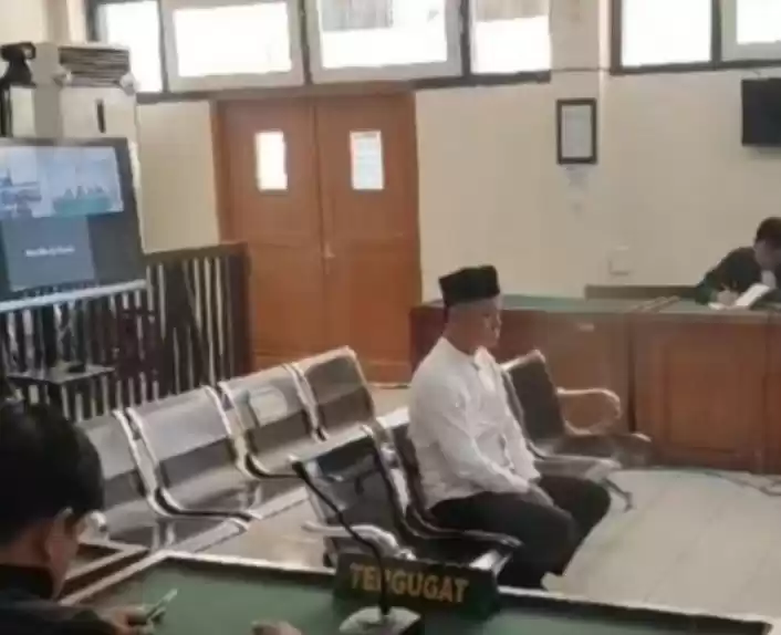 Majelis hakim Pengadilan Negeri Klas I A Palembang, Sumatera Selatan memvonis dua tahun penjara. (Foto: Antara)