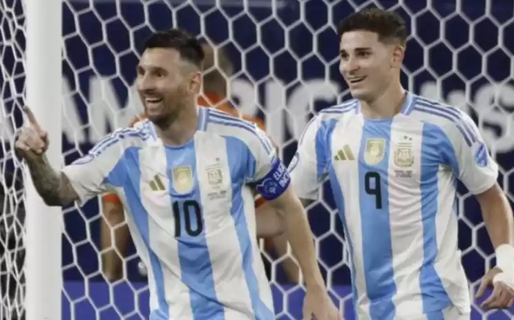 Penyerang Argentina  Lionel Messi dan Alvarez. (Foto: Antara)
