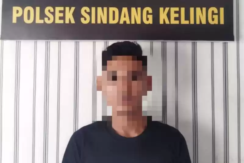 RR (21) Oknum anggota Polda Bengkulu yang ditangkap petugas Polres Rejang Lebong karena membawa narkoba. (Foto: Antara)