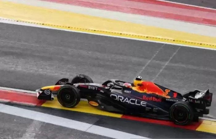 Pebalap Red Bull Max Verstappen dalam sesi kualifikasi GP Belgia. (Foto: Antara)