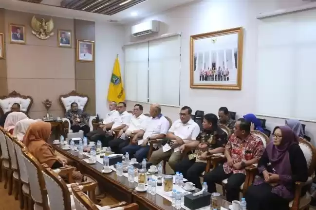 Pemkot Tangerang melakukan kunjungan kerja ke Kota Cilegon dalam rangka persiapan pelaksanaan program uji coba makan gratis. (Foto: Antara)