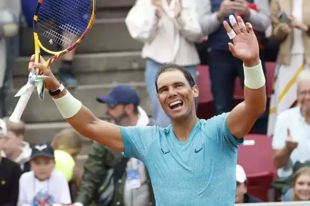 Petenis Spanyol Rafael Nadal merayakan kemenangan. (Foto: Antara)